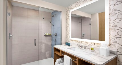 InterContinental San Diego Room Type - 1 King Premium Harbour View