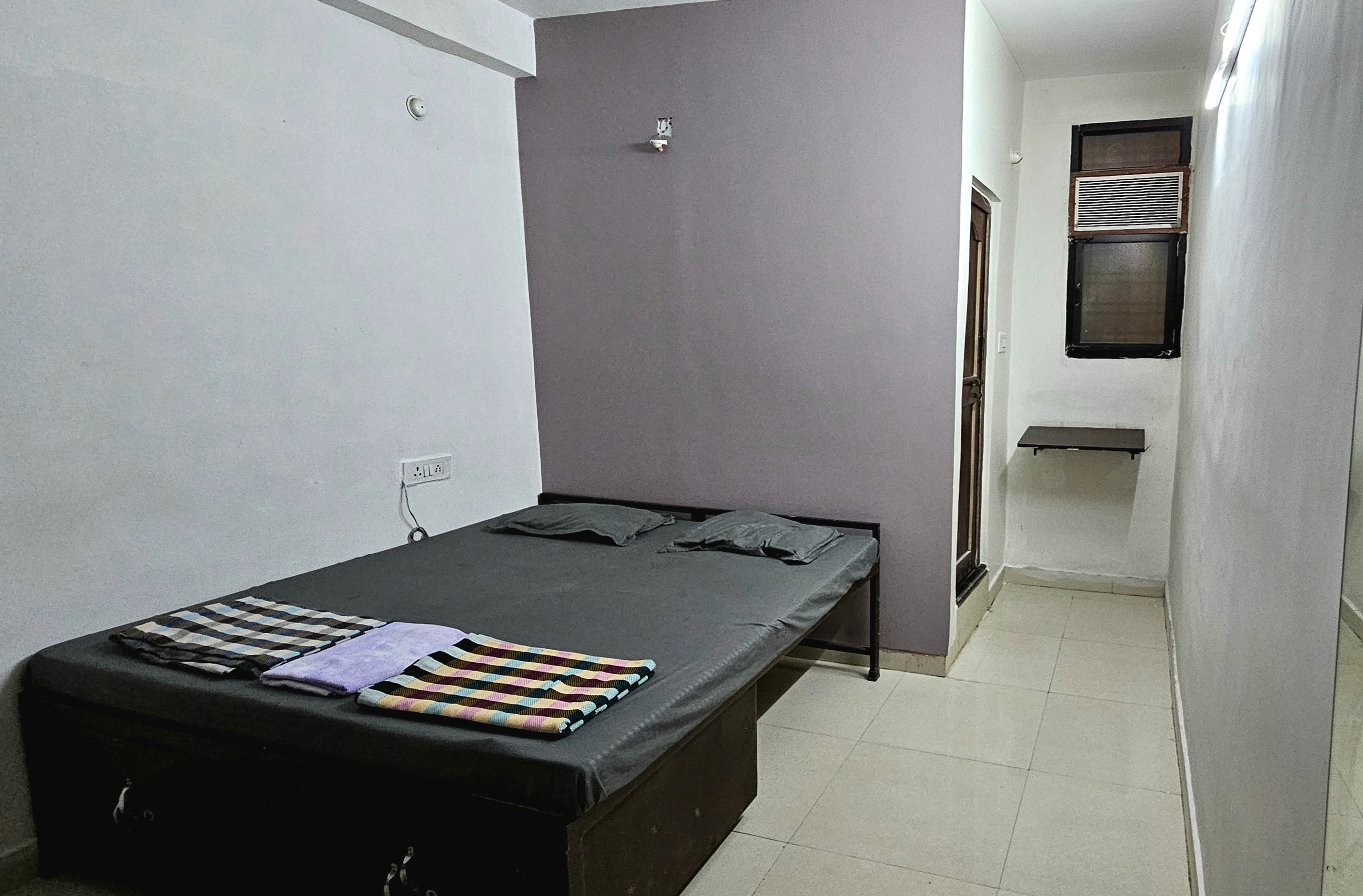 Prestige Guest House - Tap to explore photos