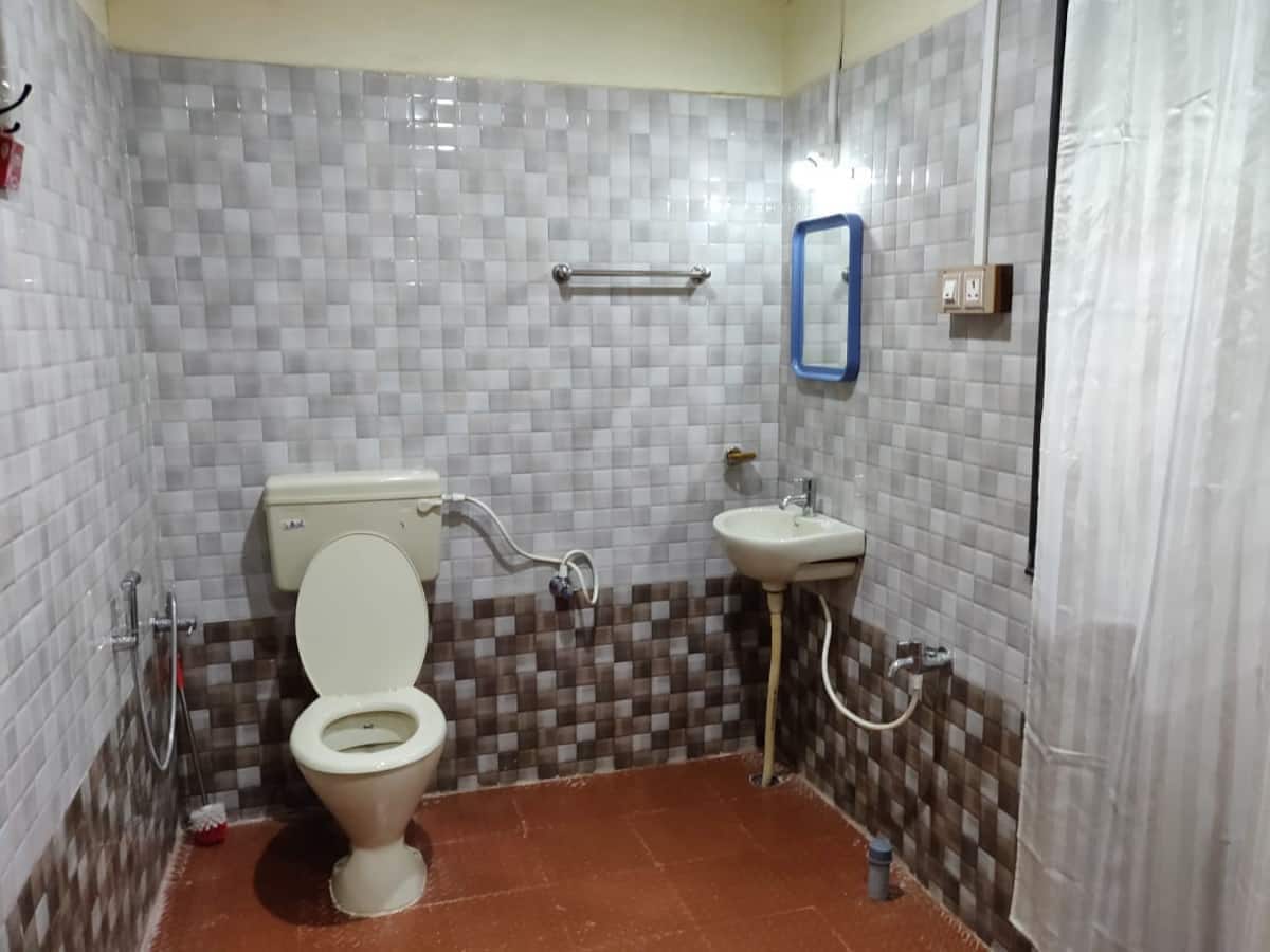 JD - Homestay | Rooms & Kitchen - Tap to explore photos