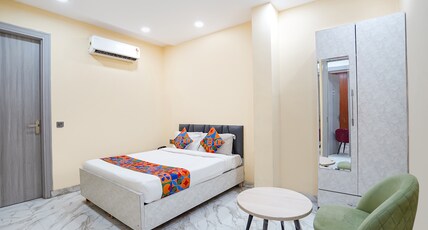 FabHotel Shelter Inn Room Type - Premium Room