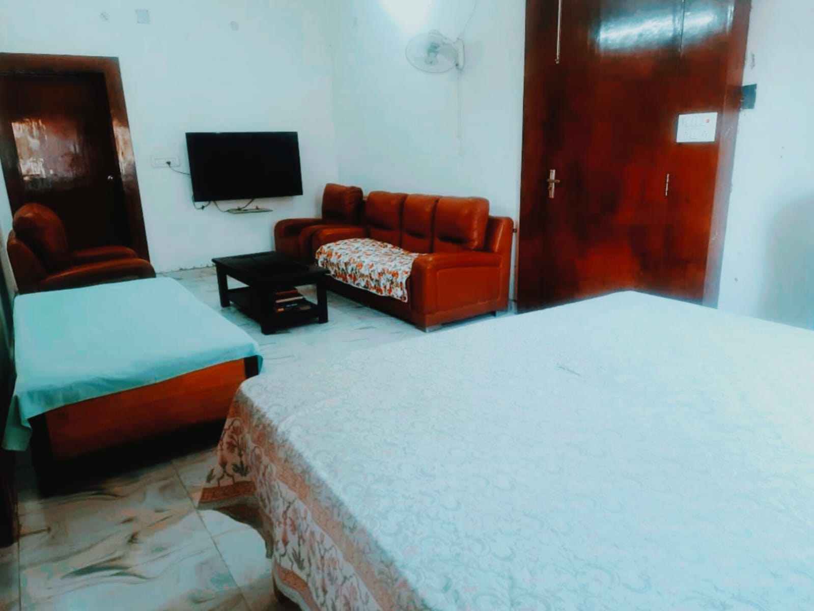 edelweiss - Tap to explore photos