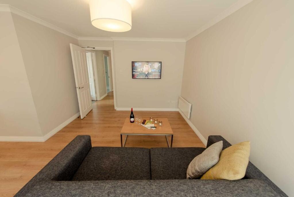 Premier Suites Reading - Tap to explore photos