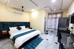 Bonsai Safari & Elephant Discovery Lodge