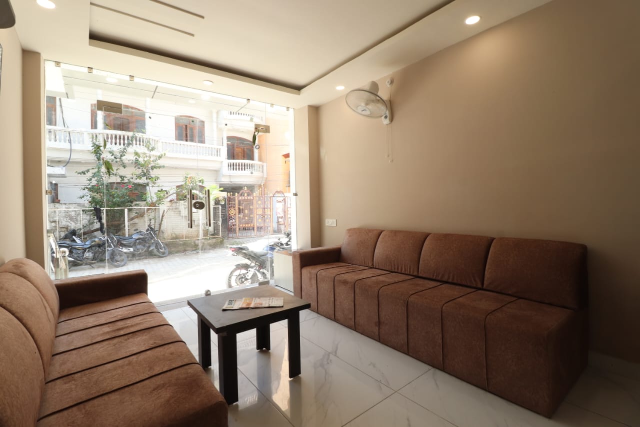 Hotel LA Vista - Tap to explore photos