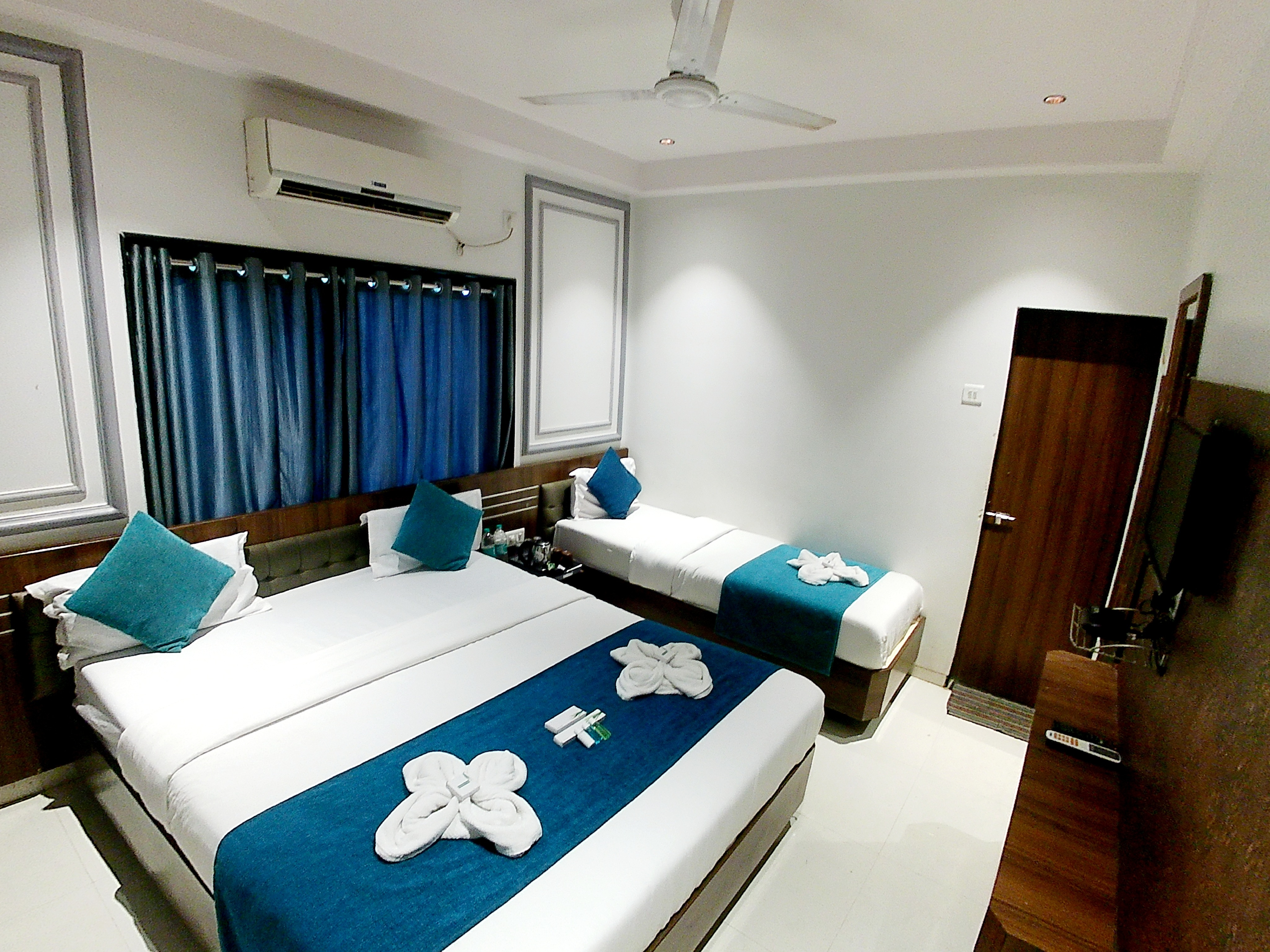 Hotel Kiara Govind Park - Tap to explore photos