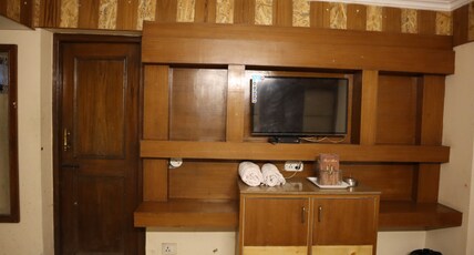Hotel Krishiv Residency Room Type - Four Bedded Family Room -