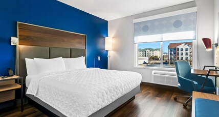 Tru by Hilton Rogers Bentonville Room Type - 1 KING BED