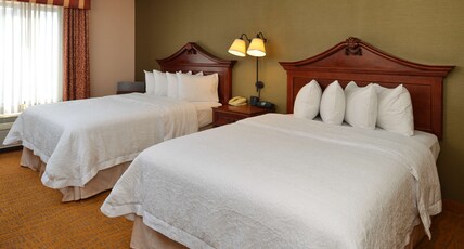 Hampton Inn & Suites by Hilton Albuquerque-Coors Road Room Type - 2 DBL ACCESSIBLE W TUB NS