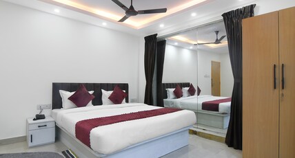 Hotel Royal City Palace Room Type - Deluxe Room Hotel Royal City Palace Room Type - Deluxe Room