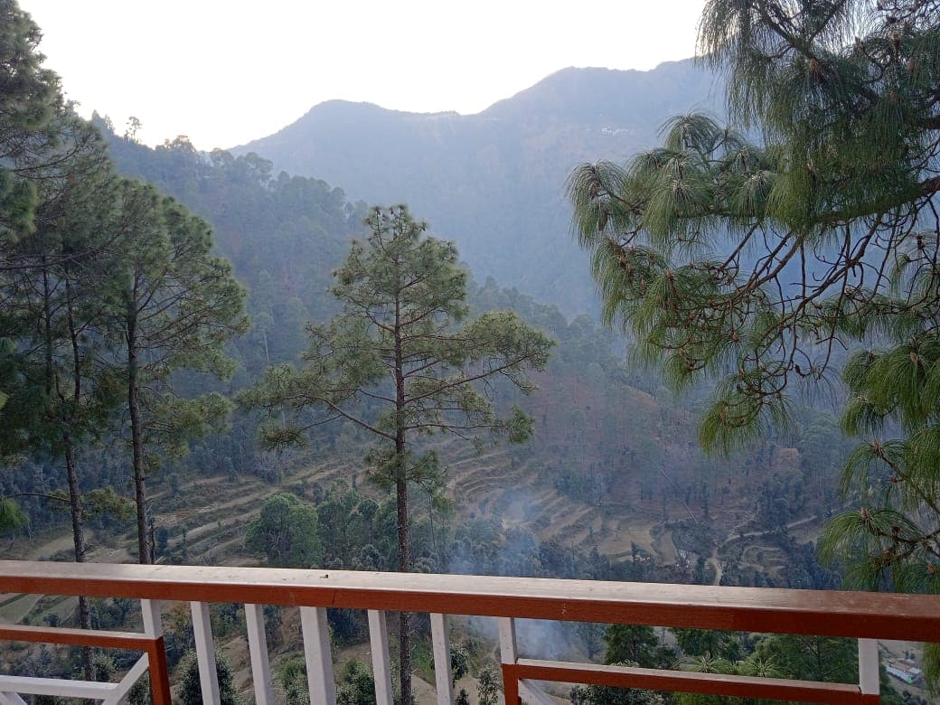 Himalayan Splendour Resort | Best Mountain Resort - Tap to explore photos
