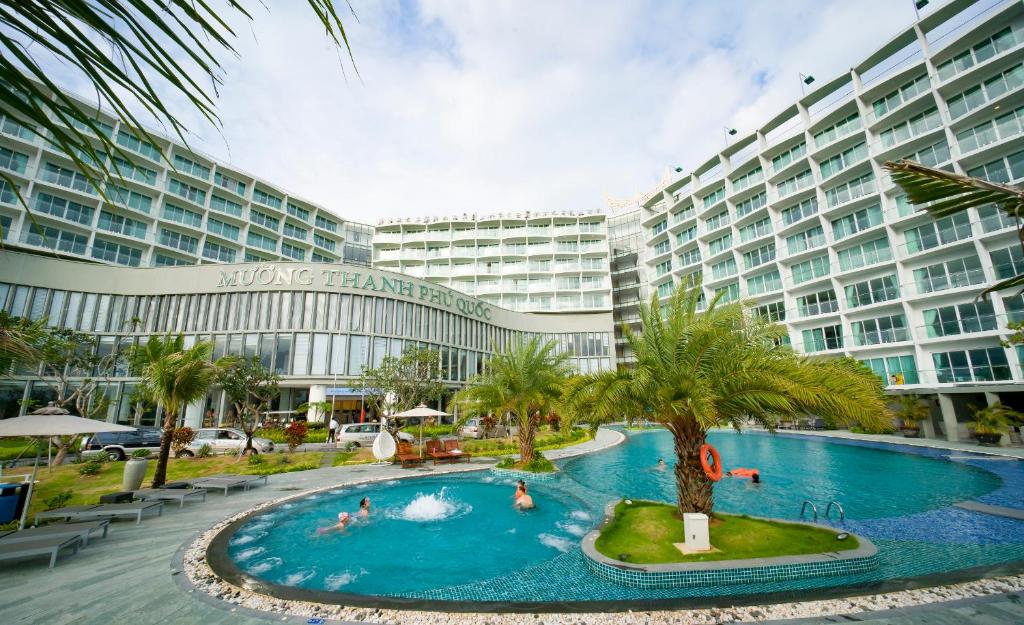 Muong Thanh Luxury Phu Quoc Hotel - Tap to explore photos