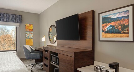 Hampton Inn Waynesboro-Stuarts Draft Room Type - 2QN MOB HEARING ACC TUB NS