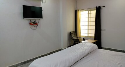Hotel Amoli Room Type - 102