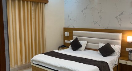SHRI RAMAN NIWAS NEAR BANKE BIHARI Room Type - Bedroom 4