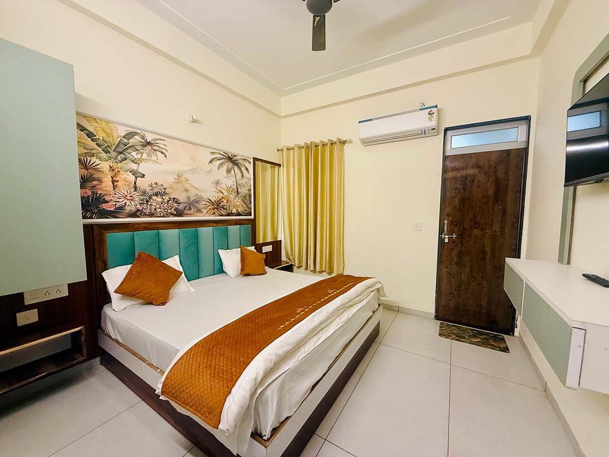 DharmaStay: Delight Palace - Tap to explore photos
