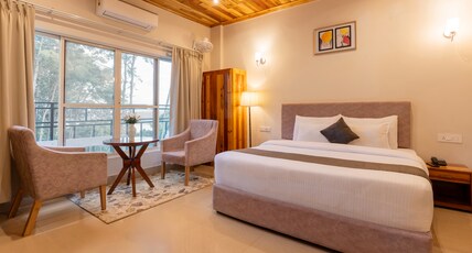 La Nicholas - Lake View (by Summit Hotels) Room Type - Suite Room with Lake View and Bathtub