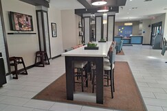 Holiday Inn Express KENEDY
