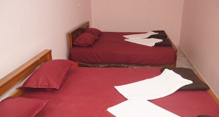 Ilayanar Homestay Room Type - Deluxe Room