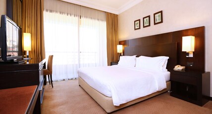Ramada Plaza by Wyndham Beirut Raouche Room Type - Premium King