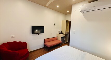 Royal Suite at Hauz Khas Room Type - Royal Suite 27 (1)