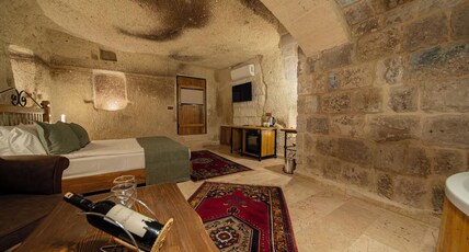Ares Cave Suites Room Type - Suite with Spa Bath