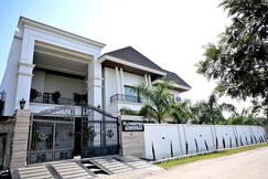 FLORENTINO The Luxury Villa