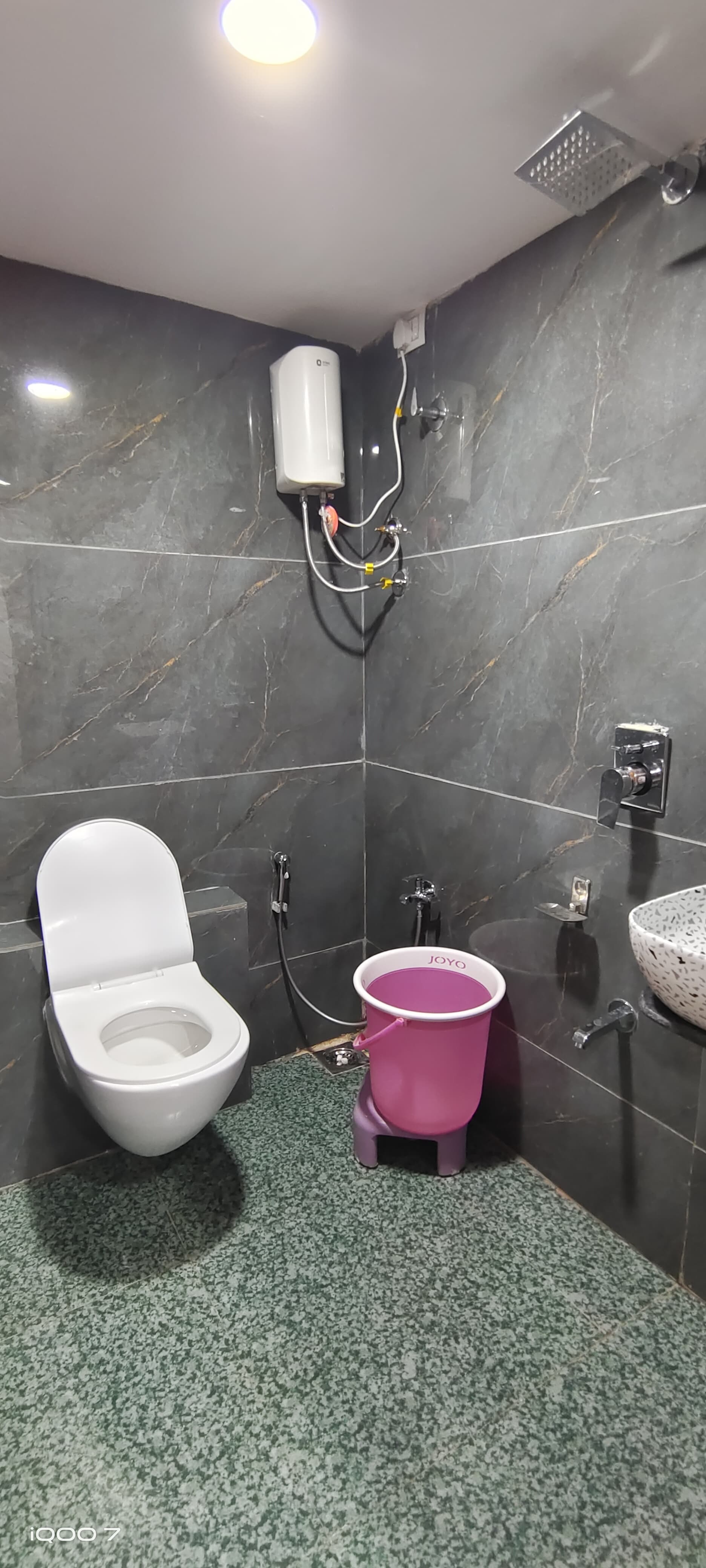 hotel new kunj villa - Tap to explore photos