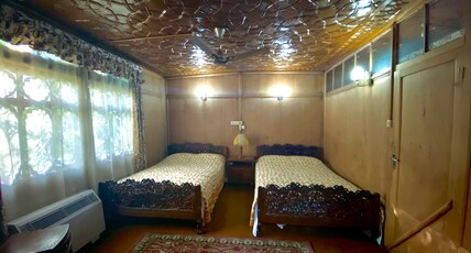 Green paradise Room Type - Deluxe Room