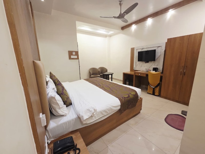 Hotel Sarin Inn Heritage - Tap to explore photos