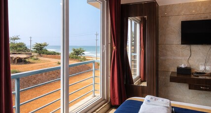 Blue Pearl Beach Guest House Room Type - (Partially Sea View)Double Bed Ac With Balcony