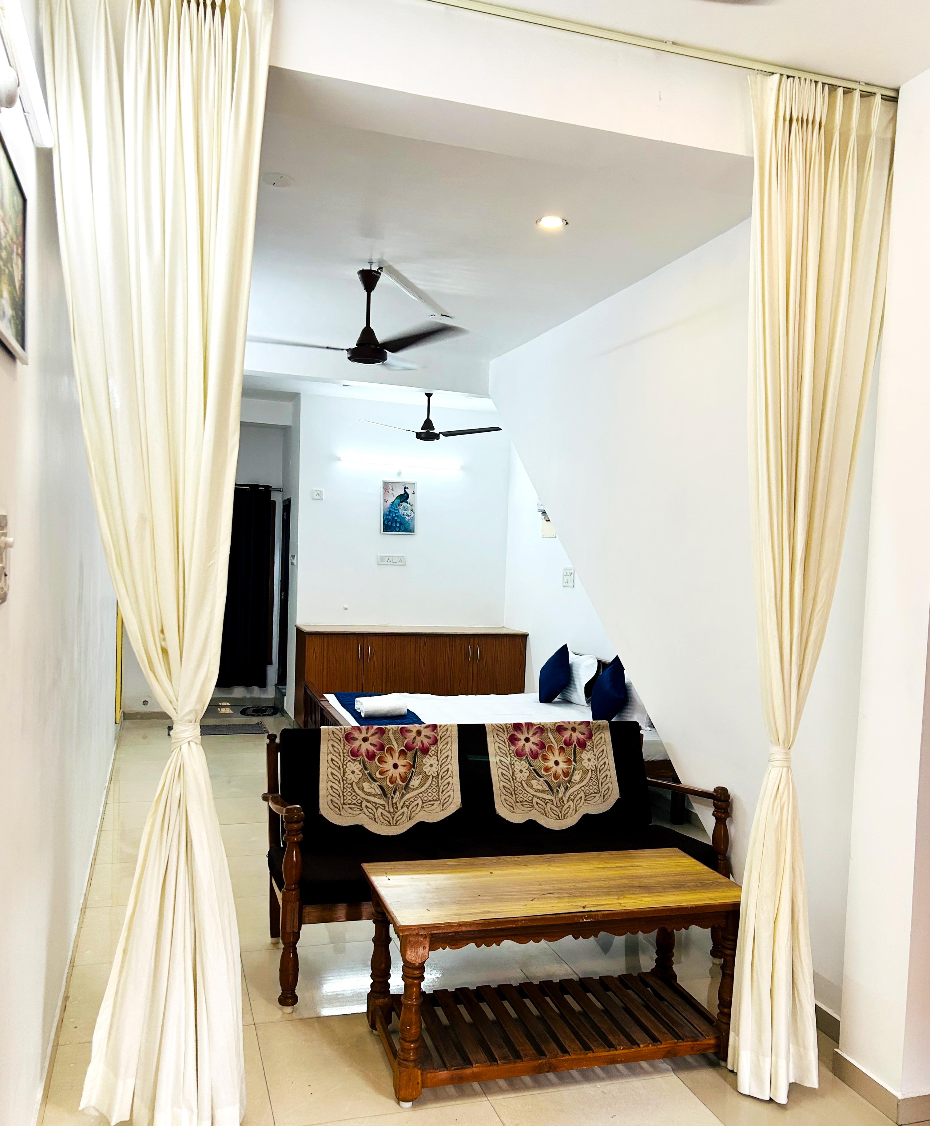 Eva Bliss Studio Near White Town & Railway Station - Tap to explore photos