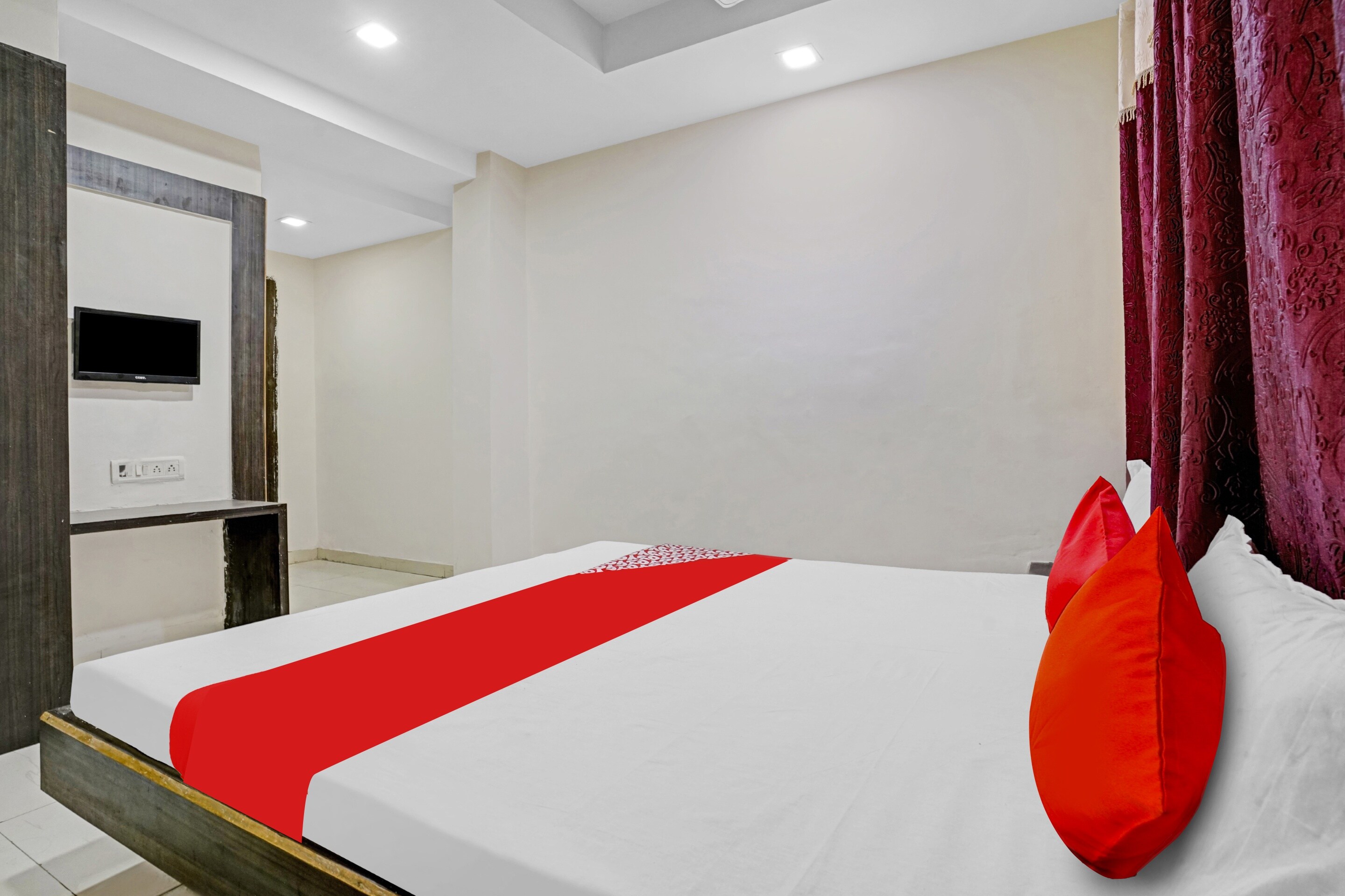 OYO 804564 Hotel New Punjab Lodging - Tap to explore photos
