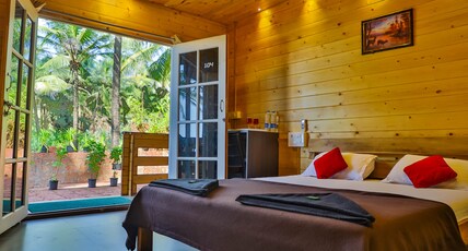 Funtastico Beach Resort Room Type - AC Sea View Wooden Cottage