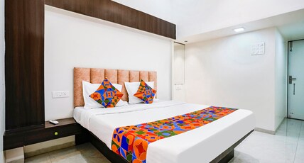 FabHotel Saroj Inn - Mumbai Naka Room Type - Deluxe Room