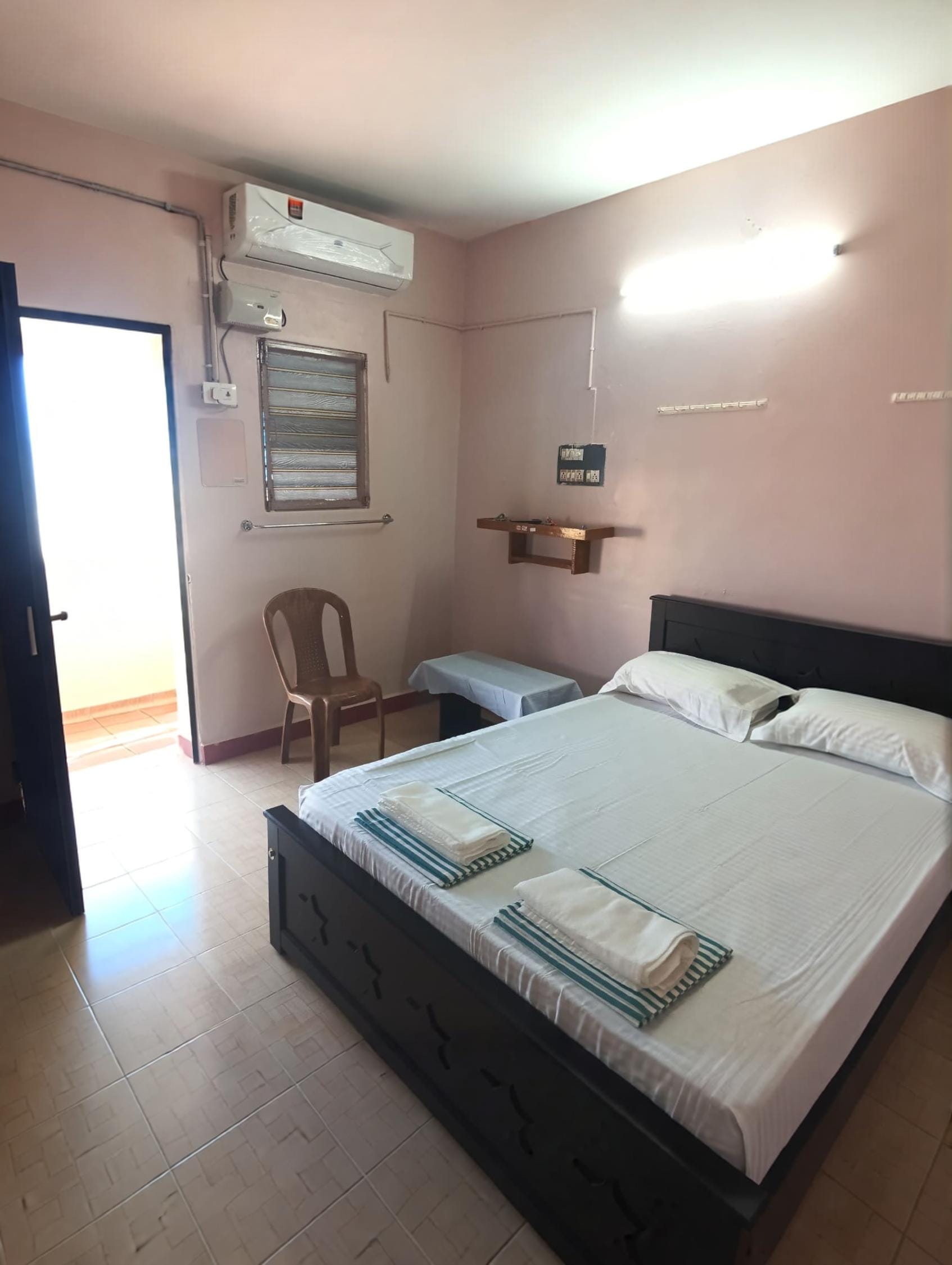 Centaurus Homestays - ALFA - Tap to explore photos
