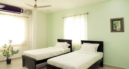 Arrow Lake View | Rooms in an Apartment Room Type - Majestic