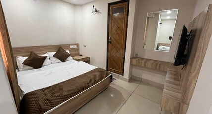 HOTEL PRAKASH Block 1 Room Type - Family Ac Room