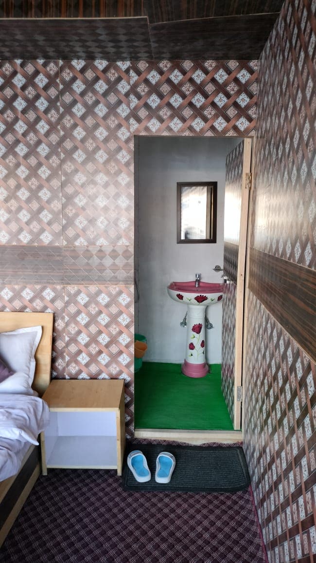 Soma Retreat Cottage Pangong - Tap to explore photos