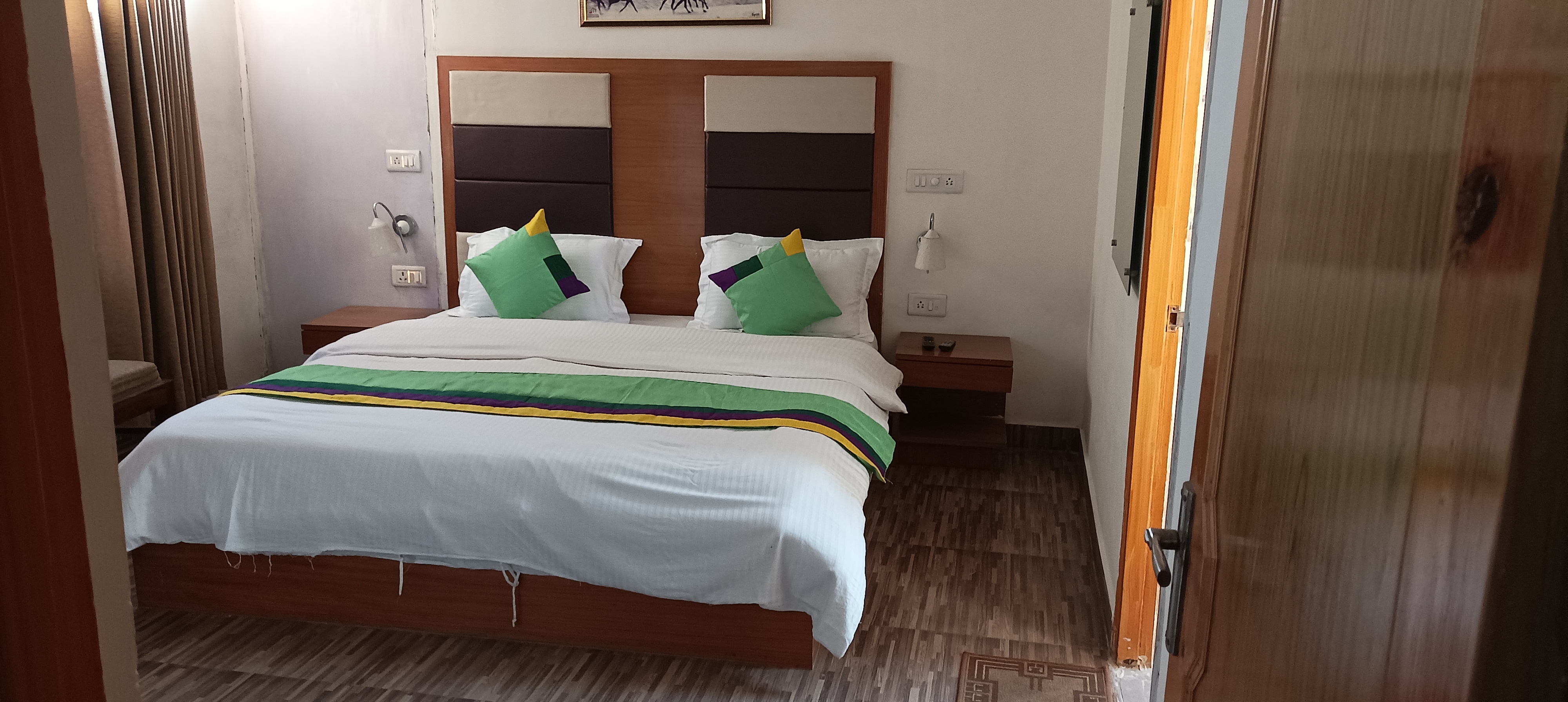 Hotel Atithi, Chamunda  - Tap to explore photos