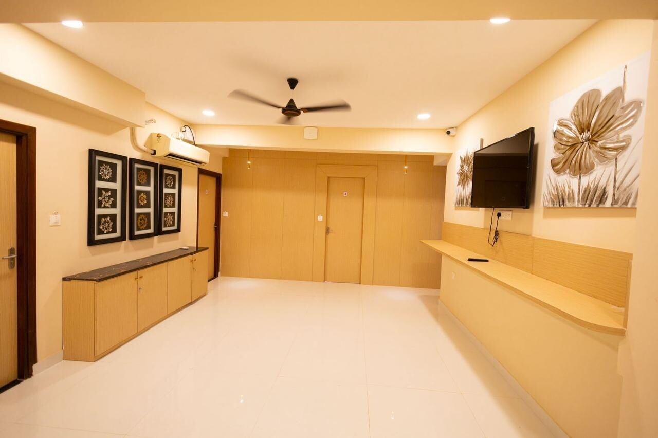 City Pride Rooms & Dormitory Panjim - Tap to explore photos