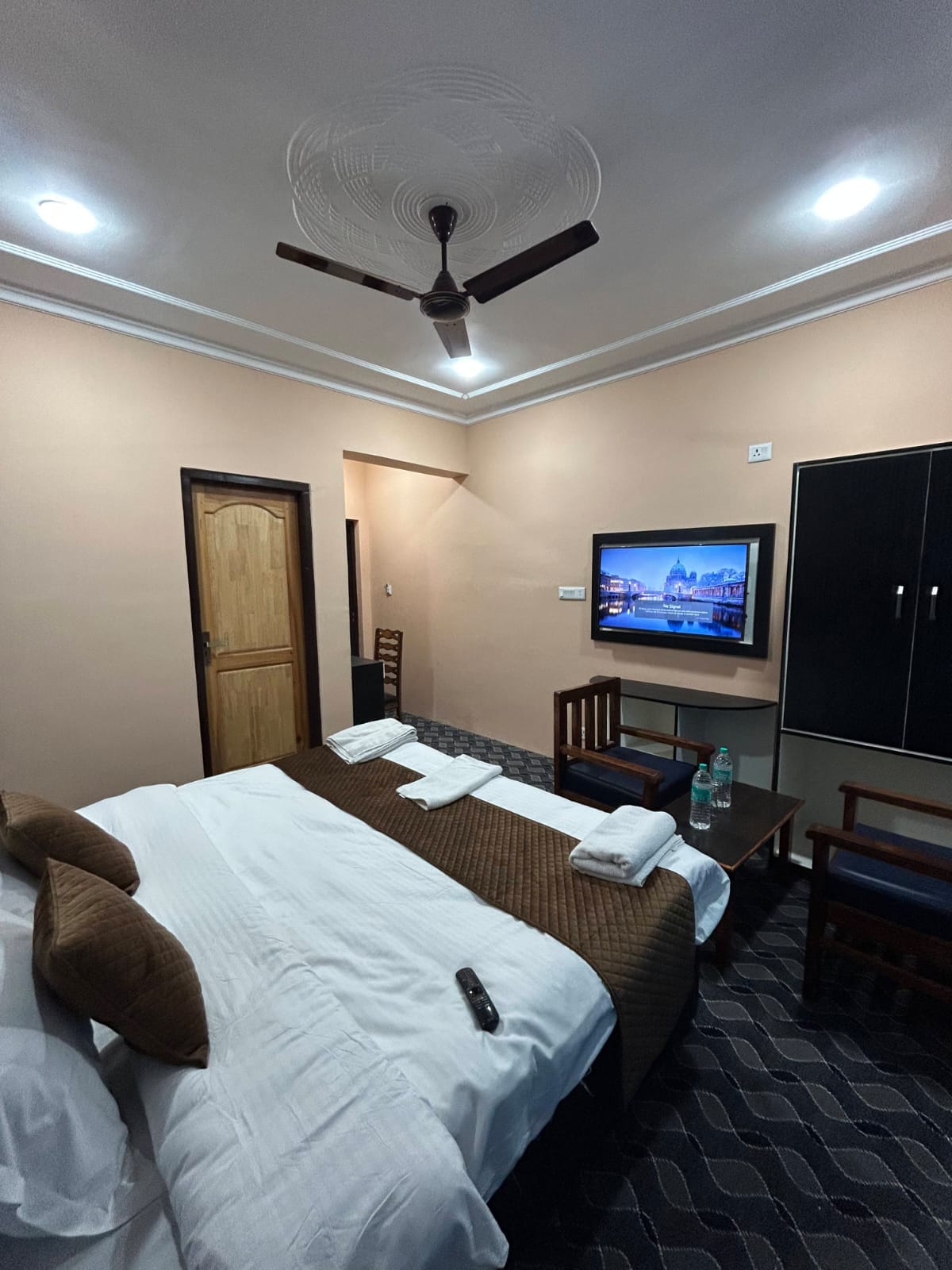 Hotel Fair Mount - Tap to explore photos