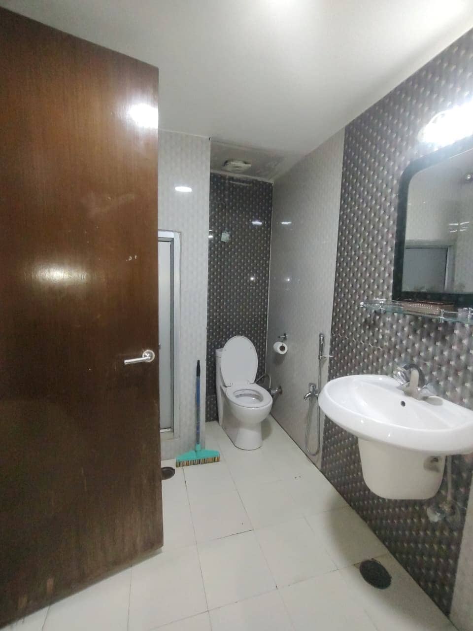 Hotel Gomti - Tap to explore photos