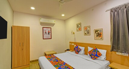 FabHotel Casa Grand Himayathnagar - Birla Mandir & Assembly, Himayath Nagar Room Type - Deluxe Room