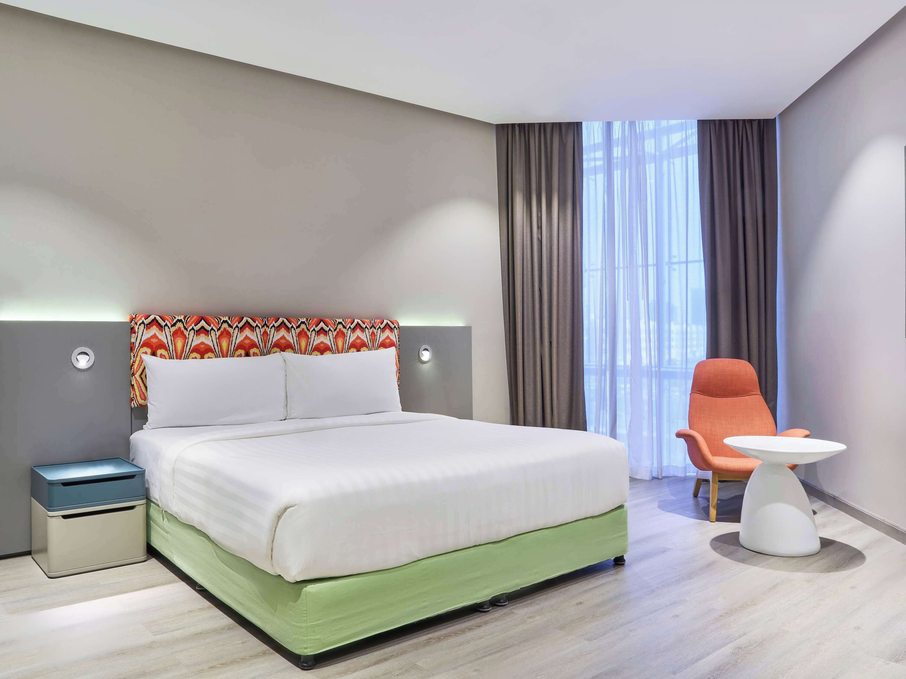 Ibis Styles Jumeirah, Bur Dubai - Tap to explore photos