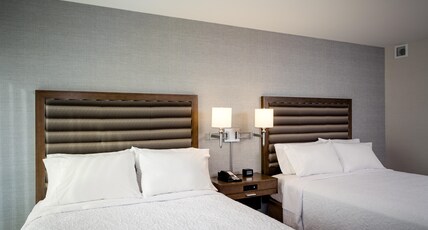 Hampton Inn & Suites by Hilton Seattle/Northgate Room Type - 2 QUEENS SHOWER NONSMOKING