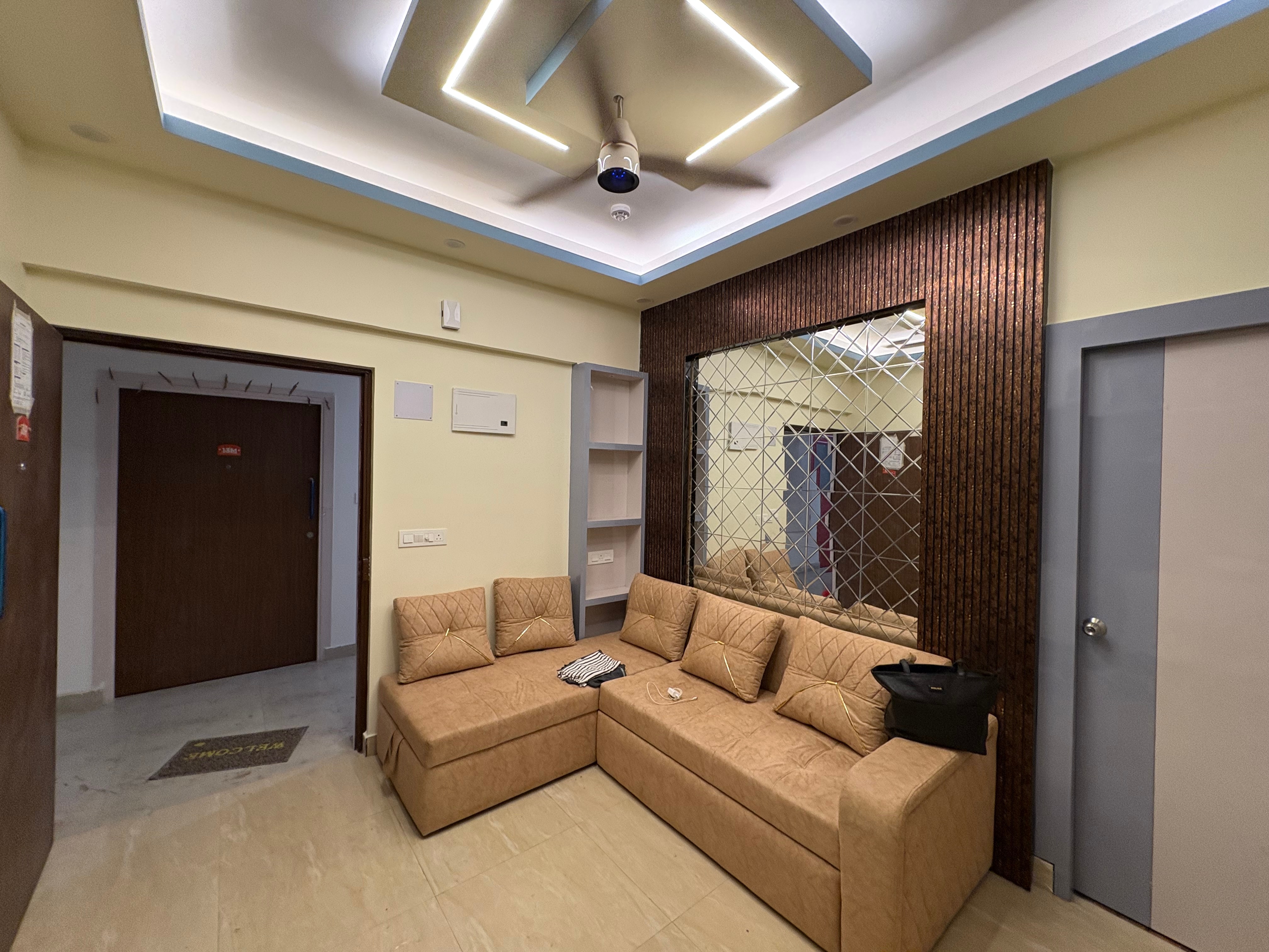 1 Bhk fully furnished Live luxury in Kolkata - Tap to explore photos