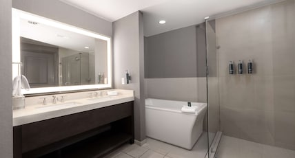 Hilton Promenade Branson Landing Room Type - 2 QUEEN BEDS CONDO BALCONY