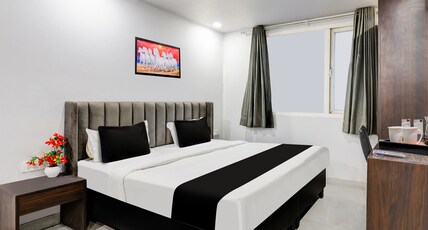 Collection O Shalimar Bagh Room Type - Classic with Balcony