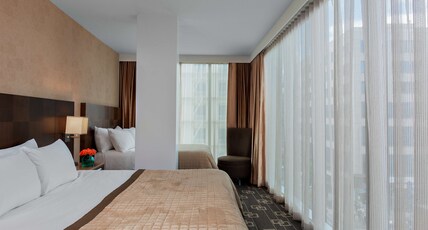 Wyndham Garden Chinatown Room Type - 1 King Bed and 1 Full Bed, Corner Room, Non-Smoking Wyndham Garden Chinatown Room Type - 1 King Bed and 1 Full Bed, Corner Room, Non-Smoking