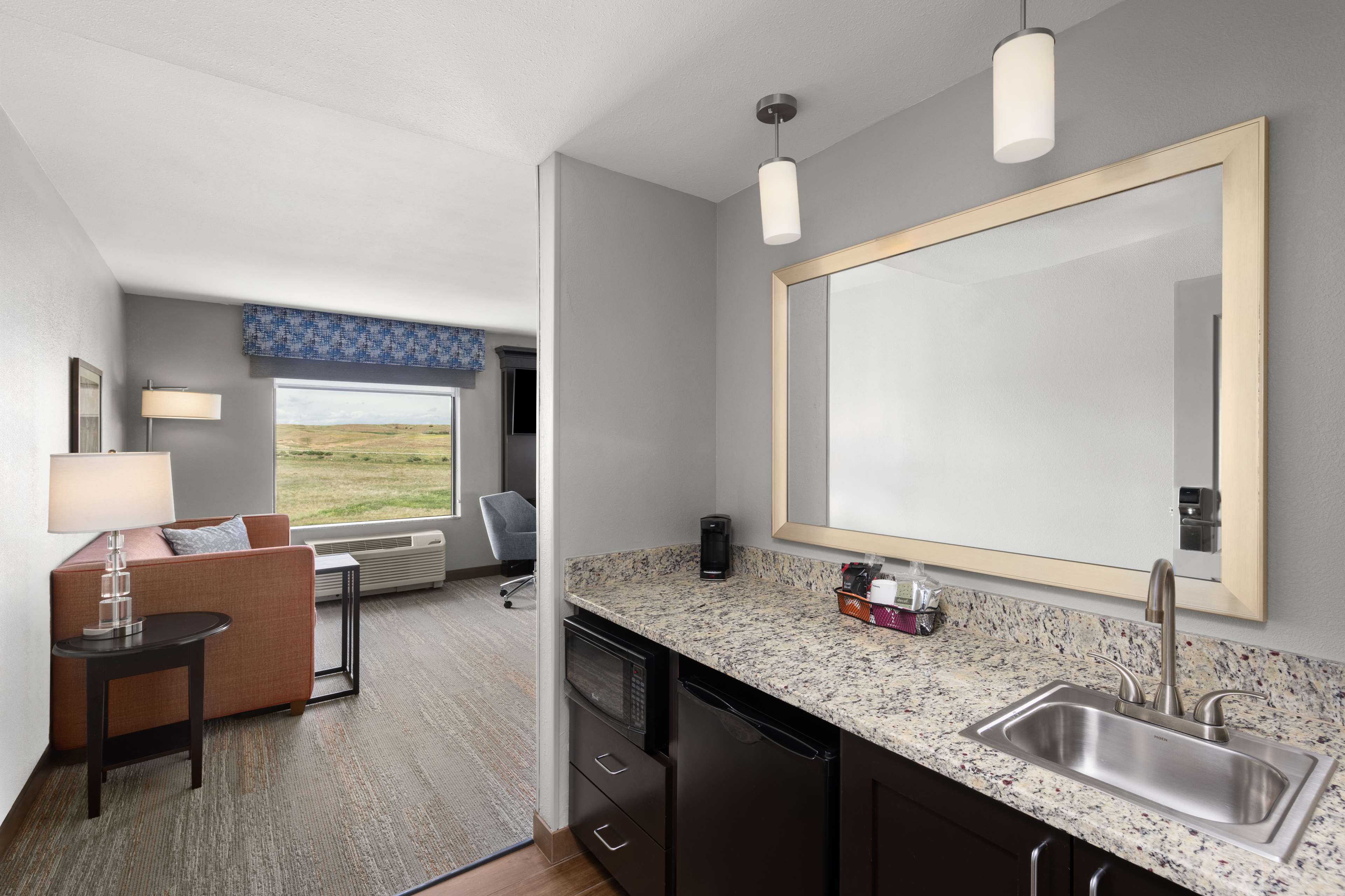 Hampton Inn & Suites by Hilton Douglas - Tap to explore photos